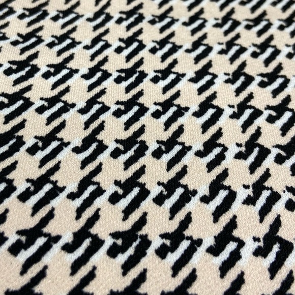 Adrianna Papell houndstooth blush/cream and black blouse size L - Picture 4 of 8